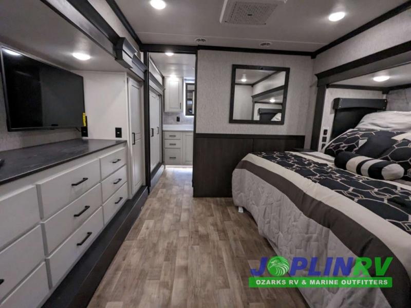 Redwood RV Redwood 4200FL