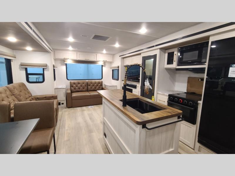 Forest River RV Grand Surveyor 305RLBS