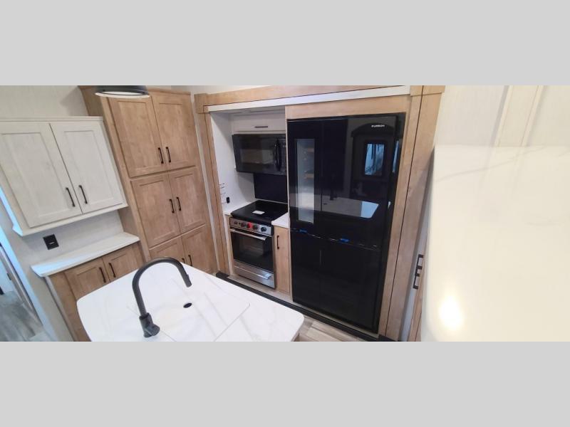 Heartland Milestone 321FL