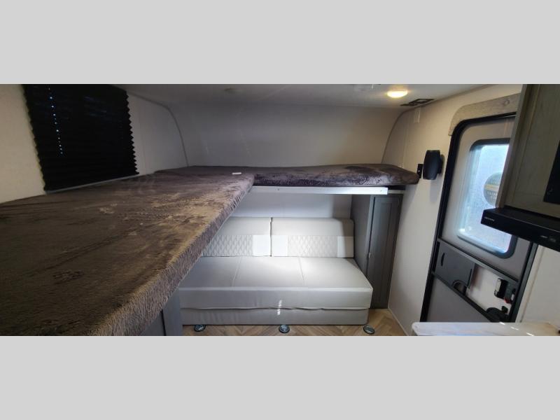 Forest River RV Ozark 1530VBK